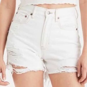 NWT American Eagle women’s 90s mid length destructed shorts. Size 6